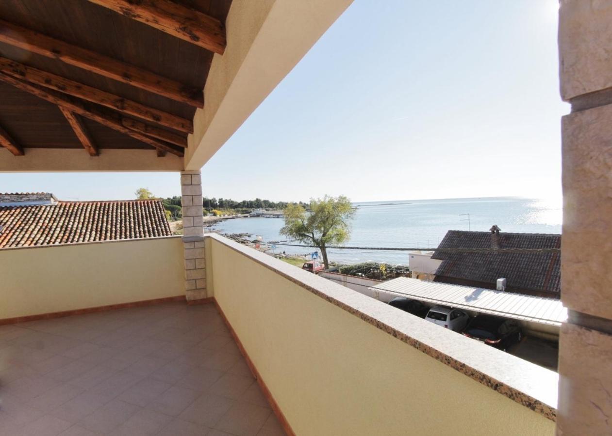 Apartments Zambratija With Sea View Exteriör bild